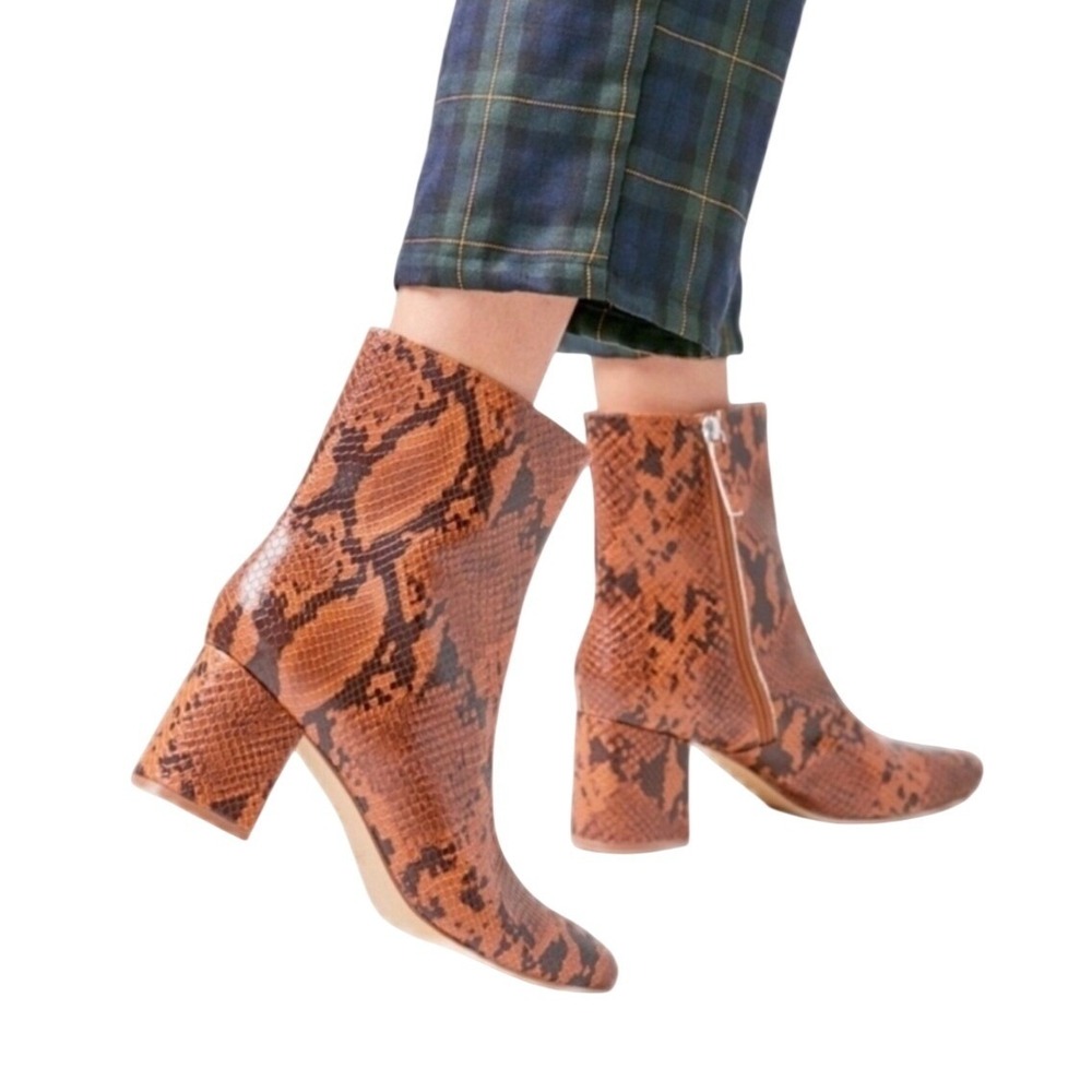 Urban Outfitters Brown Snakeskin Print Chunky Heel Ankle Boots Size 9 EU 40‎